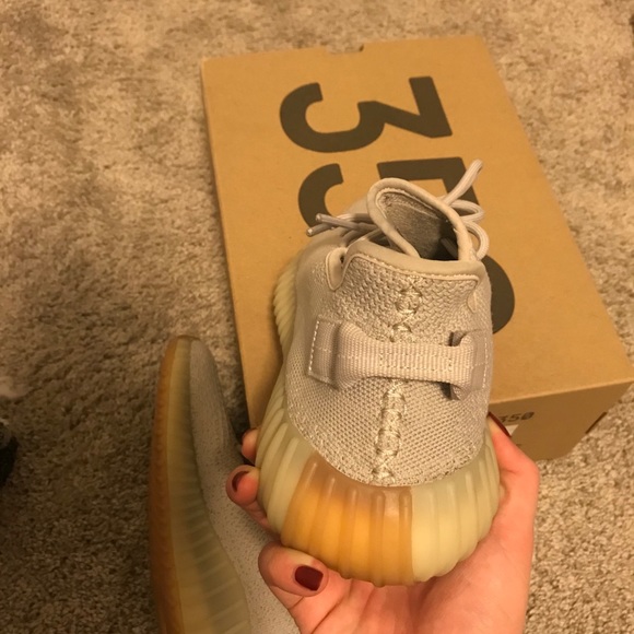 Yeezy Boost 350 Sesame Size 8.5 Men’s - Picture 2 of 6